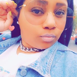 Meet your Posher, Takeena